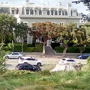 Alamo Square - The Archbishop's mansion, at 1000 Fulton Street, was once the home of San Francisco's Archbishops. It was built in 1904. - Parks Near Me - San Francisco, California