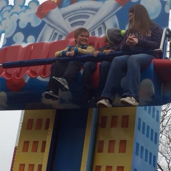 Six Flags Over Texas - The little kids superman! - Amusement Parks Near Me - Arlington, Texas