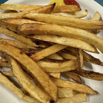 Mom's Cafe - Hand cut fries - Salad Near Me - Salina, Utah