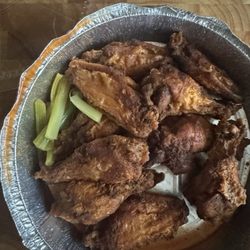 Jerzee's Sports Bar & Pizzeria - I like my wings cooked with my celery. Stir-fry anybody ‍