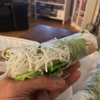 Saigon Cafe - A poorly constructed roll falling apart w almost no flavor! - Vietnamese Near Me - Livermore, California
