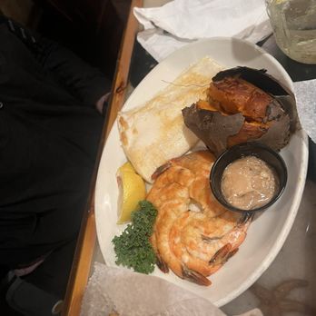Blackbeard's Inn - Pick your own broiled platter - Seafood Near Me - New Smyrna Beach, Florida Blackbeard's Inn - Pick your own broiled platter - Seafood Near Me - New Smyrna Beach, Florida