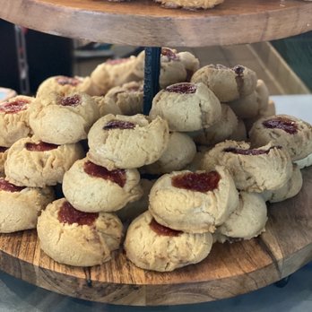 La Famosa - Pastries - Puerto Rican Near Me - Washington, DC, District of Columbia