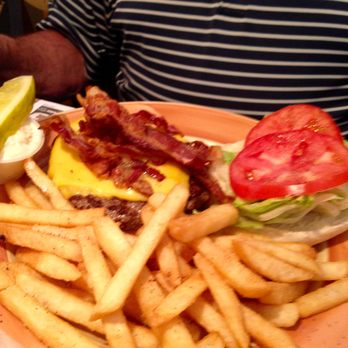 Golden Star Diner - Bacon , lettuce & tomatoes...Jersey fresh! - Diners Near Me - Ringoes, New Jersey Golden Star Diner - Bacon , lettuce & tomatoes...Jersey fresh! - Diners Near Me - Ringoes, New Jersey