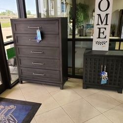 Missouri Furniture - Kirksville - Assortment of Overstock furniture newly reduced.