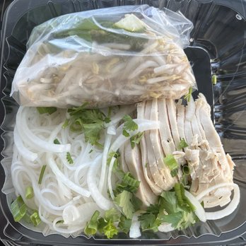 Basilic Vietnamese Grill - Grilled Chicken Pho - Vietnamese Near Me - North Miami, Florida Basilic Vietnamese Grill - Grilled Chicken Pho - Vietnamese Near Me - North Miami, Florida