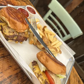 Jumbo's Win Win - Burgers Near Me - Philo, California Jumbo's Win Win - Burgers Near Me - Philo, California