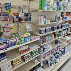 Mercy Pharmacy San Dimas - Picking up prescription