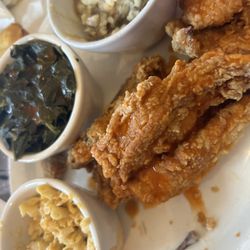 Double Gg's Soul Food Kitchen - Fried chicken . Green, Mash potatoes, Mac&Cheese