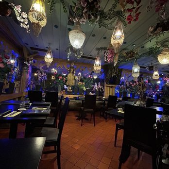 Rambutan - Main seating area - Thai Near Me - Garmisch-Partenkirchen, BY Rambutan - Main seating area - Thai Near Me - Garmisch-Partenkirchen, BY