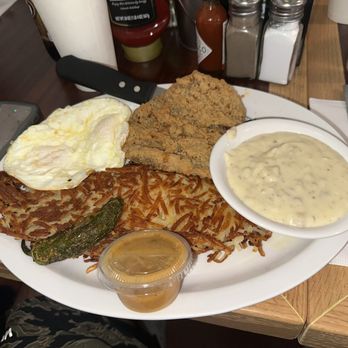 Rodeo Cafe - Country steak w gravy and eggs and hasbrowns - Breakfast & Brunch Near Me - Temecula, California