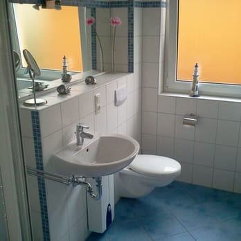 Ferienwohnungen Ückeritz - Badezimmer mit Dusche - Vacation Rental Agents Near Me - Ückeritz, MV