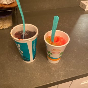 Bahama Buck's - Nobody asked for no kids and took advantage of little sister that went in to grab our drinks horrible business.... - Desserts Near Me - Mesa, Arizona
