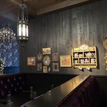 Voodoo Bayou - Decor - Cocktail Bars Near Me - Orlando, Florida
