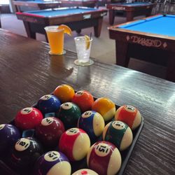 Jimmy's Pro Billiards - Pool balls