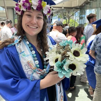 Lin's Lei Shop - Bachelor in Science at HPU with her beautiful Huka ! - Florists Near Me - Honolulu, Hawaii