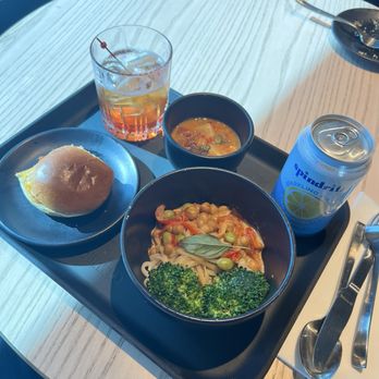 Sapphire Lounge - Sliders, Thai chickpea noodles, shrimp soup with old fashion and sparkling water - Airport Lounges Near Me - Phoenix, Arizona Sapphire Lounge - Sliders, Thai chickpea noodles, shrimp soup with old fashion and sparkling water - Airport Lounges Near Me - Phoenix, Arizona