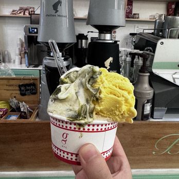 Gelatoville - Large cup - Gelato Near Me - New York, New York
