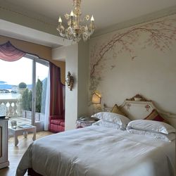 Hotel Villa & Palazzo Aminta - Junior Suite Lake View (Room 105) perfect for 1-2 people.