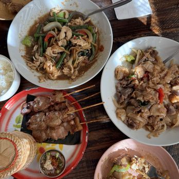 Rao Thai Eatery - Spicy Hot Basil Stir Fried Drunken Noodle Moo Ping - Thai Near Me - Elk Grove, California Rao Thai Eatery - Spicy Hot Basil Stir Fried Drunken Noodle Moo Ping - Thai Near Me - Elk Grove, California