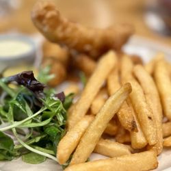 Hurricane's Grill - Fish and chips