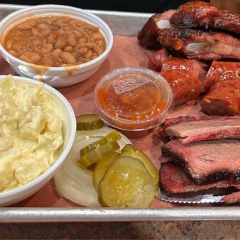 Smolik's Smokehouse - 3 meat plate - Barbeque Near Me - Mathis, Texas