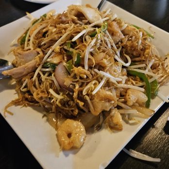 Green Island Eatery And Bar - Chinese Near Me - Niagara Falls, Ontario Green Island Eatery And Bar - Chinese Near Me - Niagara Falls, Ontario