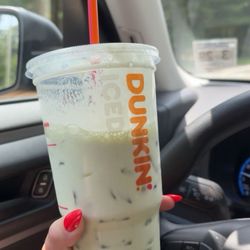 Dunkin' - Matcha Latte