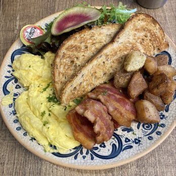Chillax Coffee - Brunch - Coffee & Tea Near Me - Richmond Hill, Ontario