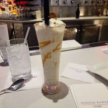 Gordon Ramsay Burger Las Vegas - English toffee shake - Burgers Near Me - Las Vegas, Nevada Gordon Ramsay Burger Las Vegas - English toffee shake - Burgers Near Me - Las Vegas, Nevada