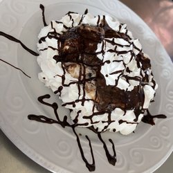 Polito's Beer Barrel - Butterfinger lasagna