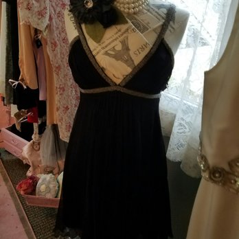 La Vie Vintage - Accessories Near Me - Frankfort, Illinois La Vie Vintage - Accessories Near Me - Frankfort, Illinois