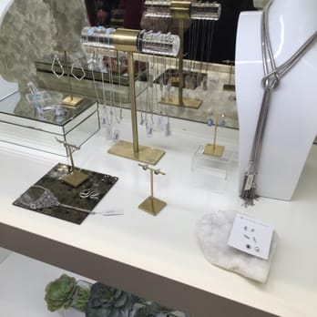 Kendra Scott - Accessories Near Me - Austin, Texas
