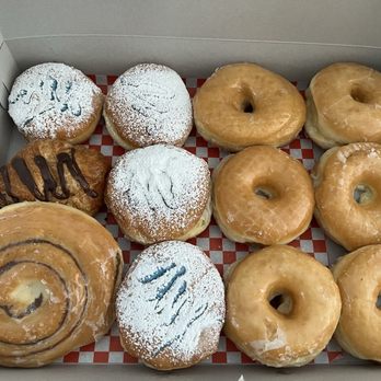 Sweethearts Gourmet Donuts - Breakfast & Brunch Near Me - Anthem, Arizona