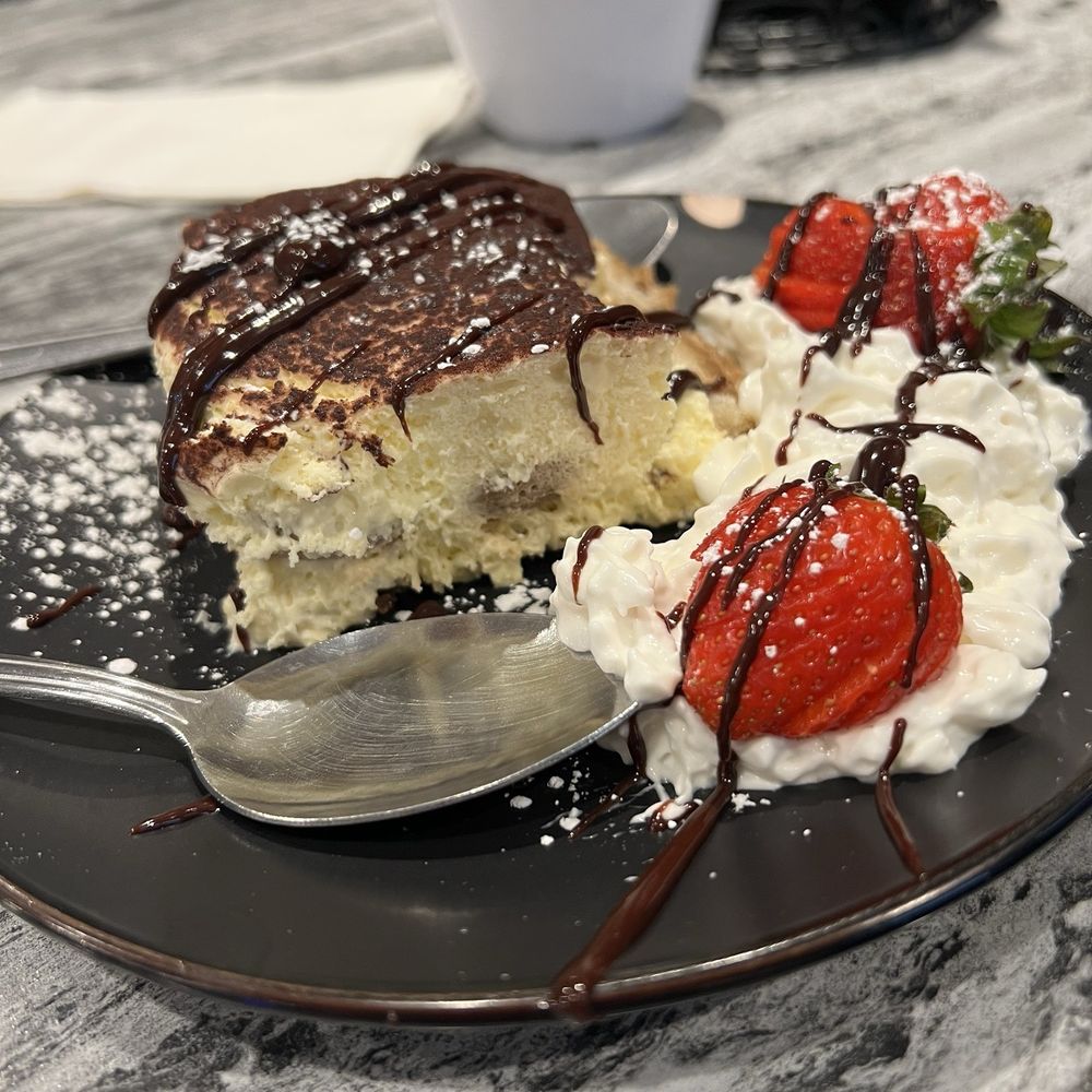Mia Bella - Tiramisu - Italian Near Me - Miami, Oklahoma