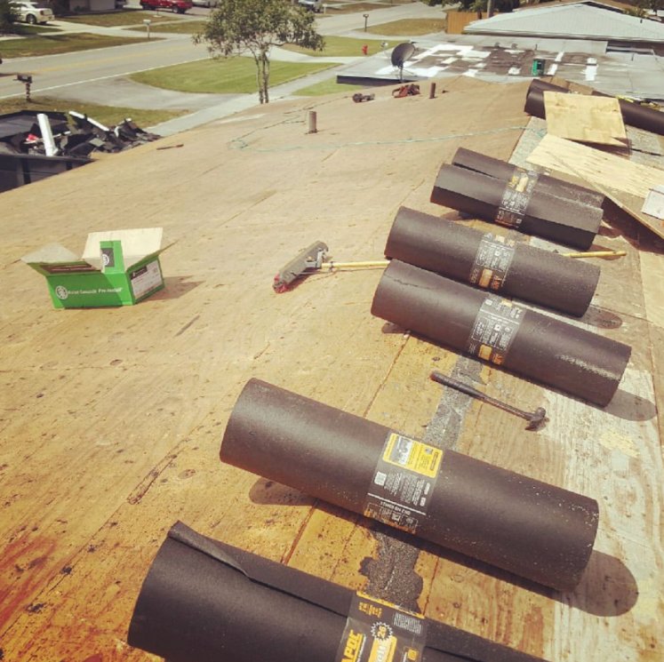 Slide of Mompie Construction Corp