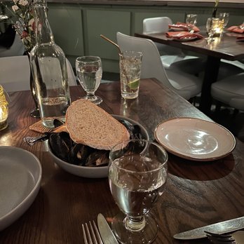 Laura Lee's - Steamed Mussels - New American Near Me - Richmond, Virginia