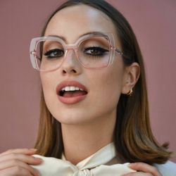 Kitto optical - Caroline abram