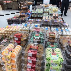 Spires IGA Market - Lots of cookies