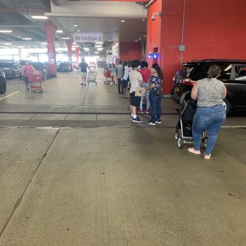 Target - Lines moves super fast!! (Covid-19/20) - Department Stores Near Me - Flushing, New York