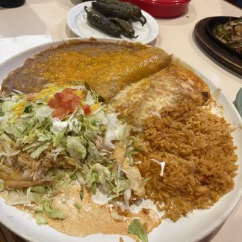 Los Jalapenos - 11. One Chile Relleno, One Tostada & One Enchilada Combination. Jalapeño - Mexican Near Me - Vancouver, Washington