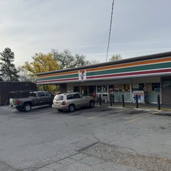 7-Eleven - Outside
