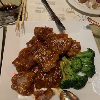 Feng Shui - Crispy beef, very fatty and chewy, not crispy. - Sushi Bars Near Me - Chelmsford, Massachusetts