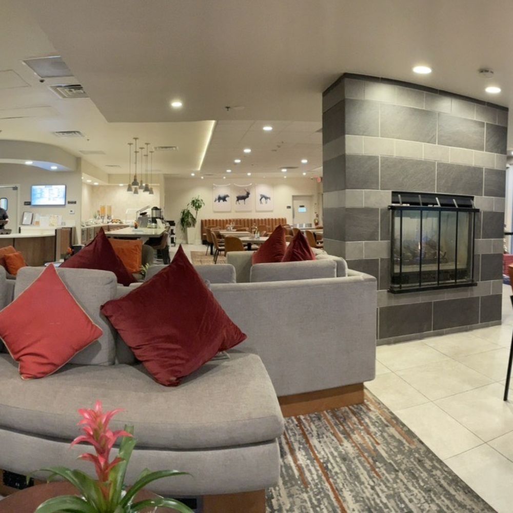 Hotel lobby/restaurant...