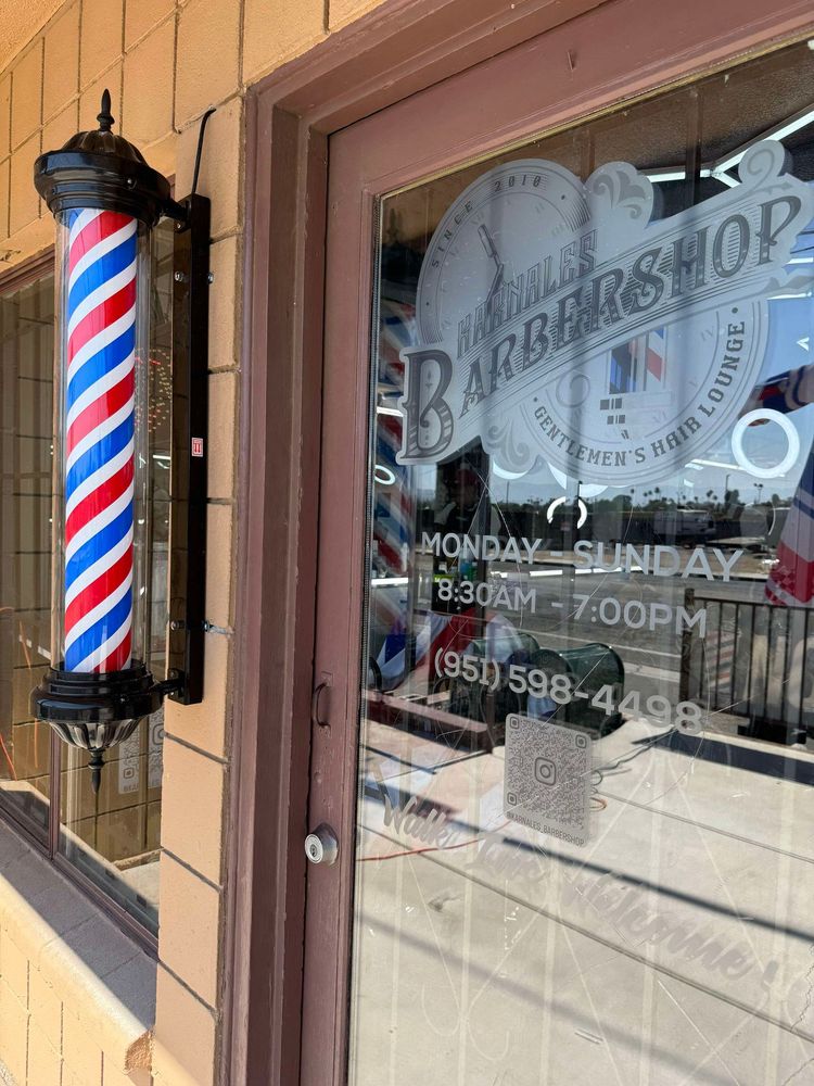 Karnales Barbershop Logo