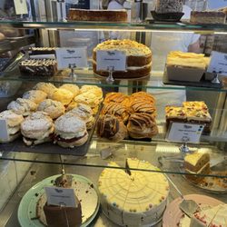 Tom's Cakes
