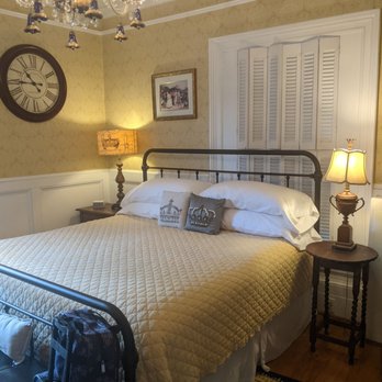Captain Nickels Inn - Port of London - Bed & Breakfast Near Me - Searsport, Maine Captain Nickels Inn - Port of London - Bed & Breakfast Near Me - Searsport, Maine