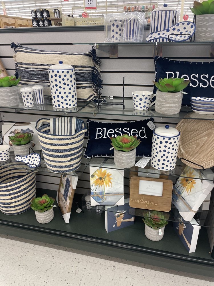 HOBBY LOBBY Updated August 2024 19 Photos & 11 Reviews 7646 Dodge