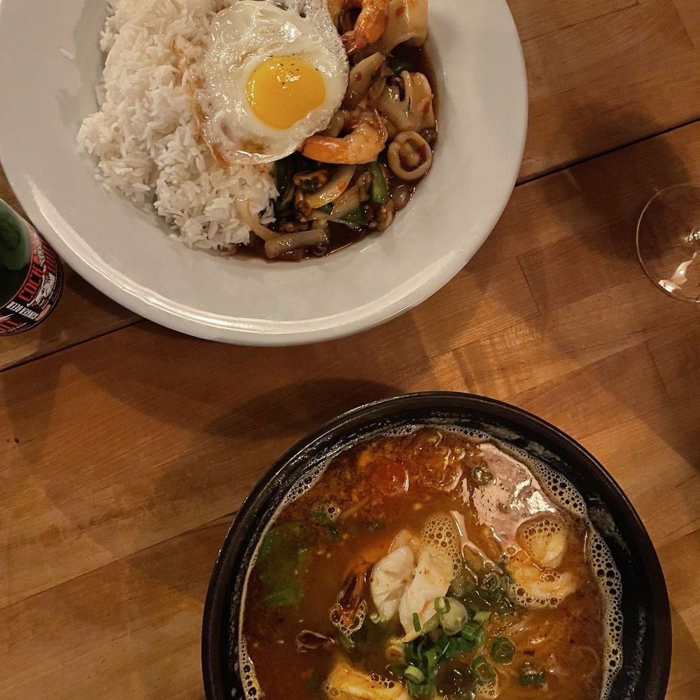 SEA Noodle Bar - BASIL SEAFOOD SPICY LEMONGRASS NOODLE SOUP WITH WILD PRAWNS - Thai Near Me - Santa Rosa, California SEA Noodle Bar - BASIL SEAFOOD SPICY LEMONGRASS NOODLE SOUP WITH WILD PRAWNS - Thai Near Me - Santa Rosa, California