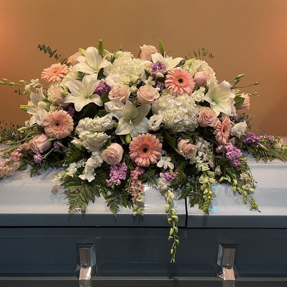 Magnolia Flowers - Florists Near Me - Riverside, California